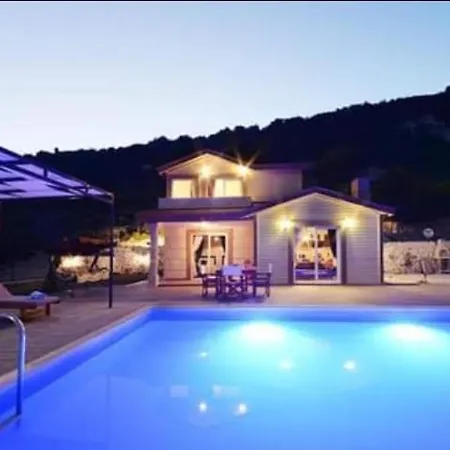 度假居 Marvelous With Private Pool And Jacuzzi In Kas, Antalya